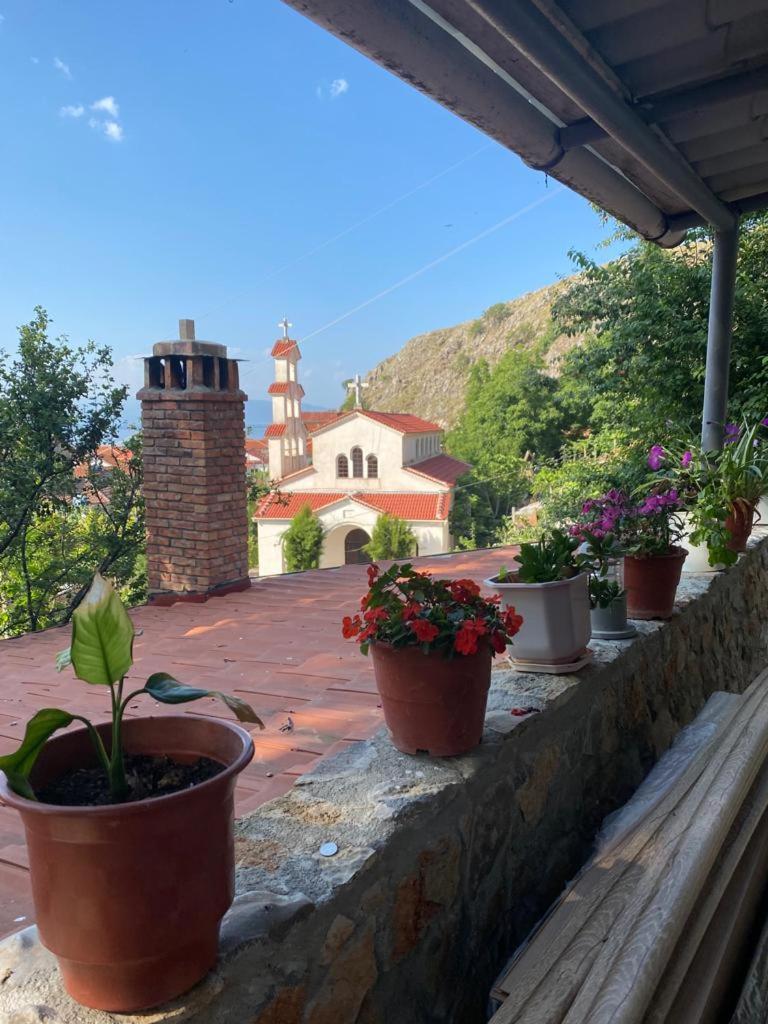 Roleo Guest House Lini Exterior foto